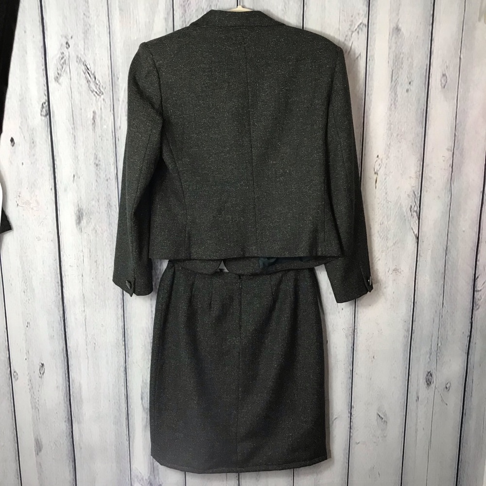 Doncaster Wool Silk Suit Missing Inside Button - image 7